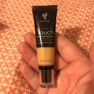 Younique concealer